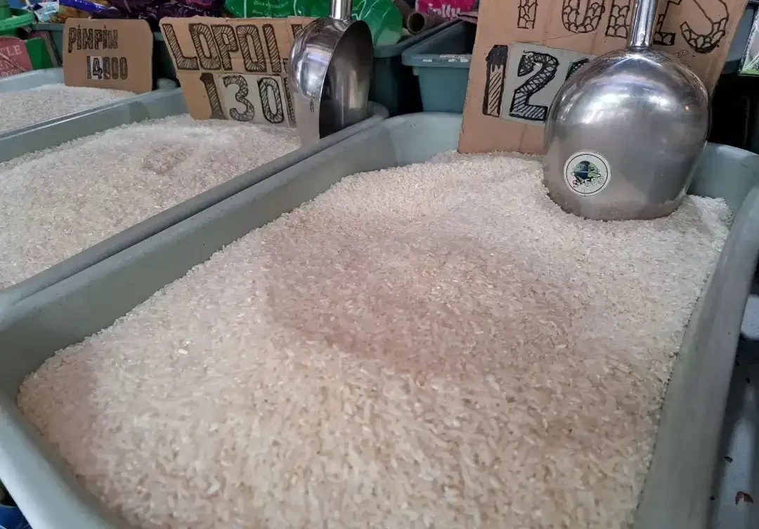 Ilustrasi. Harga beras yang mengalami kenaikan per kilogramnya di Kabupaten Bojonegoro dan sekitarnya (Foto: Pita Sari/Ngopibareng.id)