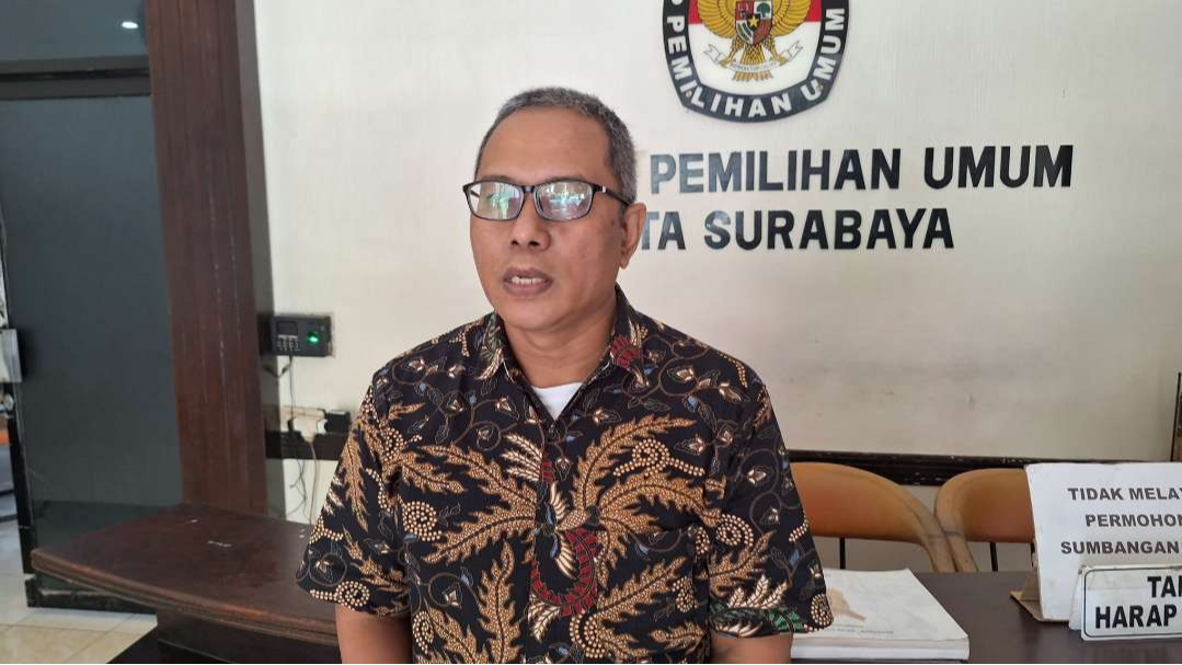 Komisioner KPU Kota Surabaya Bidang Hukum dan Pengawasan Soeprayitno. (Foto: Julianus Palermo/Ngopibareng.id)