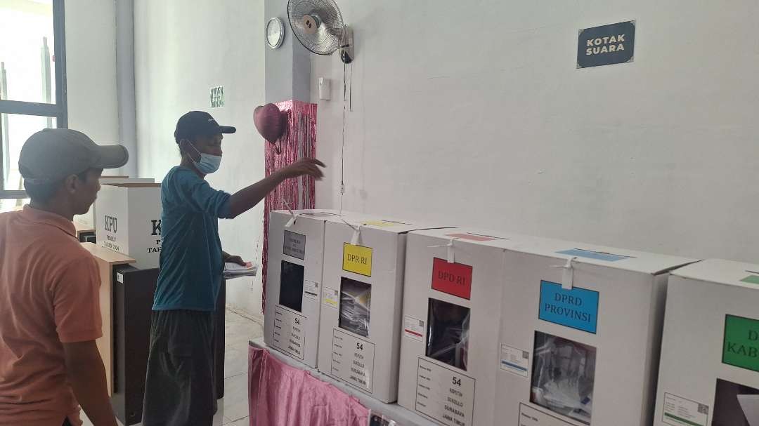 Gelaran Pemilu 2024 di Liponsos Keputih Surabaya, Rabu 14 Februari 2024. (Foto: Julianus Palermo/Ngopibareng.id)