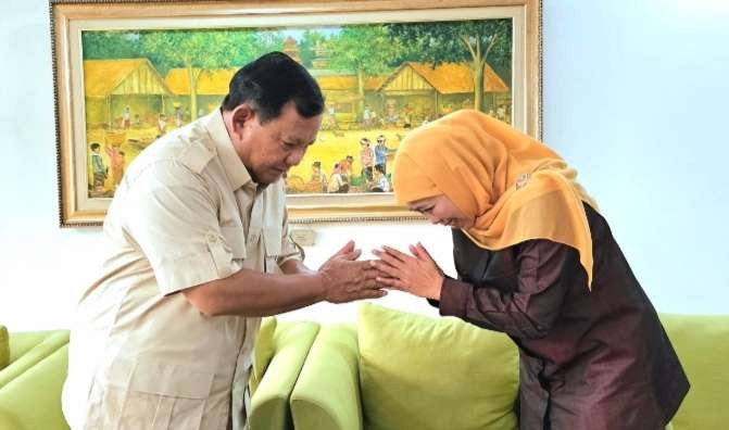 Mantan Gubernur Jawa Timur, Khofifah Indar Parawansa menyampaikan ucapan selamat kepada calon presiden nomor urut 2, Prabowo Subianto. (Foto: Istimewa)