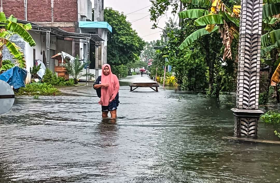 Warga Trosobo dikepung banjir selama 3 pekan (Foto : Aini/Ngopibareng.id)