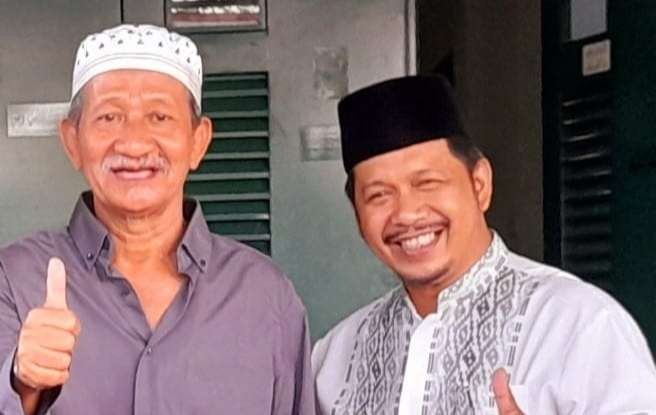 KH Agoes Ali Masyhuri, Pengasuh Pesantren Progresif Bumi Shalawat, Sidoarjo, bersama Ust Muhammad Taufik Mukti. (Foto:adi/ngopibareng.id)