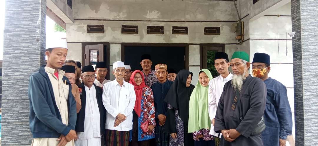 KH Husein Muhammad, bersama kerabat Pondok Pesantren Dar el-Quran, Arjawinangun Cirebon. (Foto: husein muhamad)
