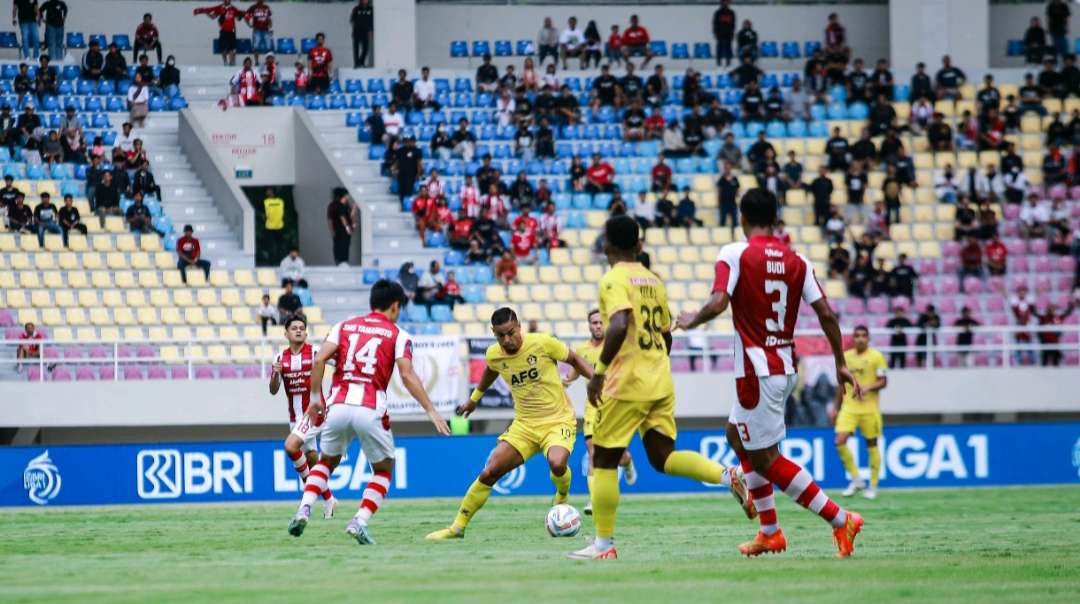 Persik Kediri harus mengakui keunggulan Persis Solo dengan skor 2-1 dalam lanjutan Liga 1 2023/2024 di Stadion Manahan Solo, Sabtu, 24 Februari 2024. (Foto: Istimewa)