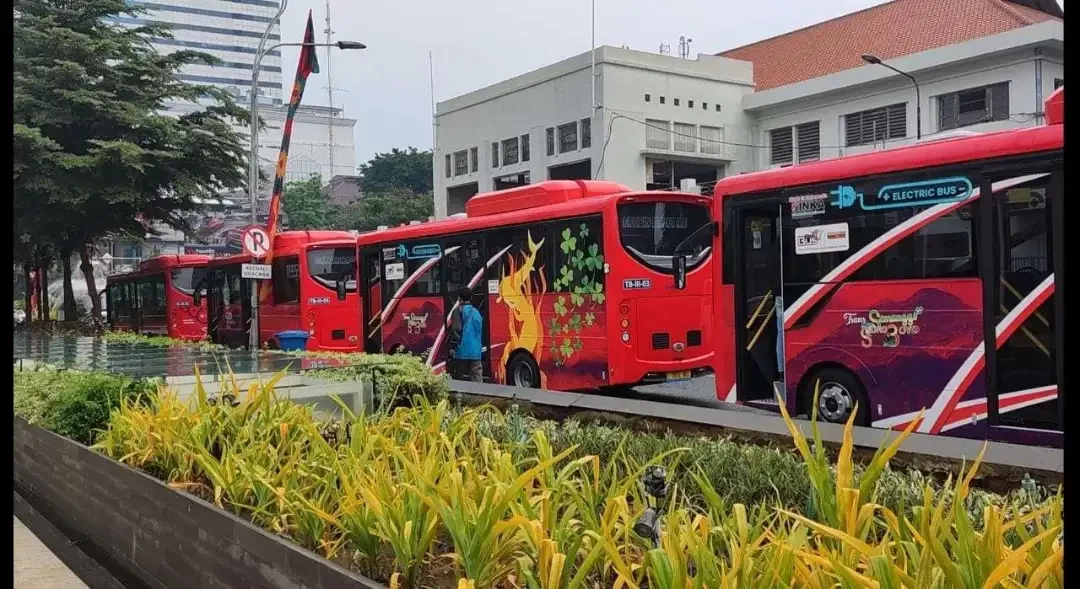 Bus listrik BTS kembali beroperasi di Surabaya sejak hari Minggu, 25 Februari 2024. (Foto: Pita Sari/Ngopibareng.id)
