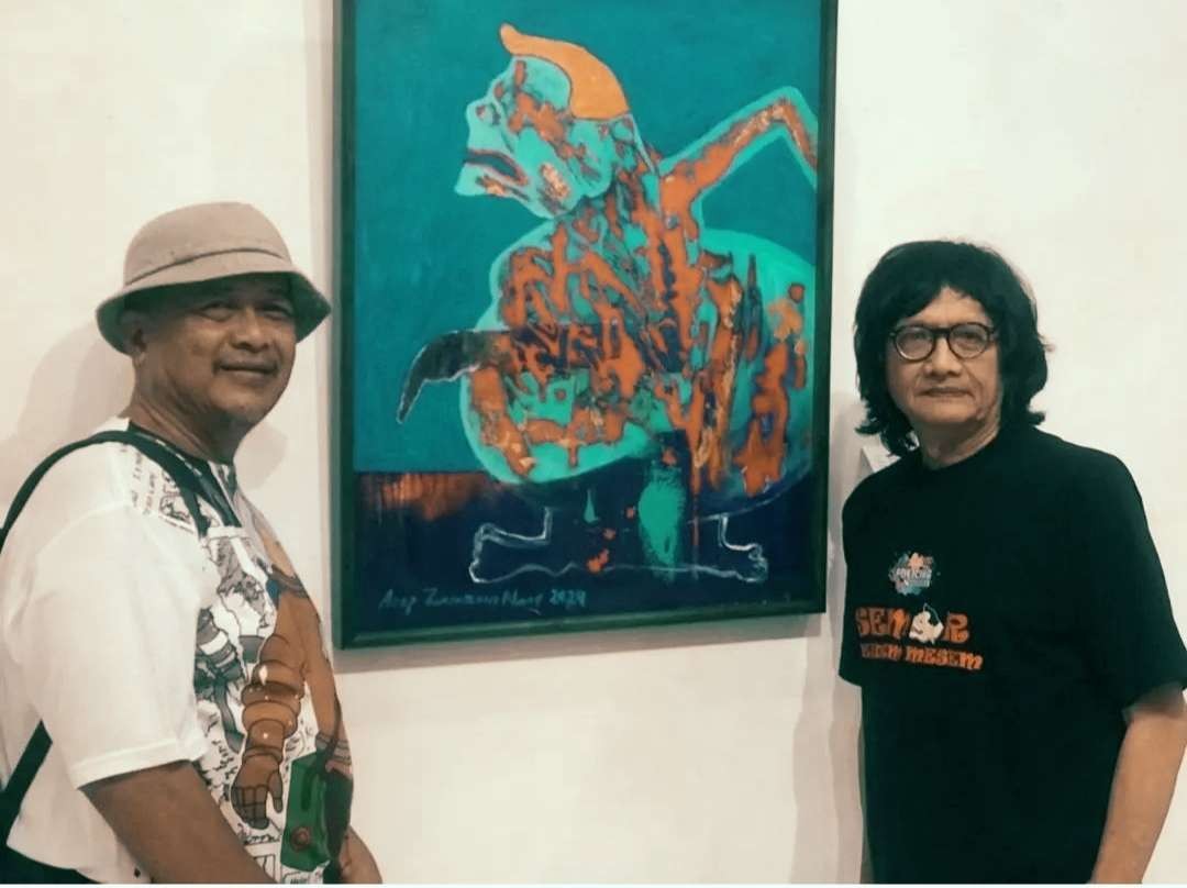 Acep Zamzam Noor (kanan), Penyair dan Pelukis, dari Pondok Pesantren Cipasung, Singaparna, Tasikmalaya  Jawa Barat. (Foto:dok/ngopibareng.id)