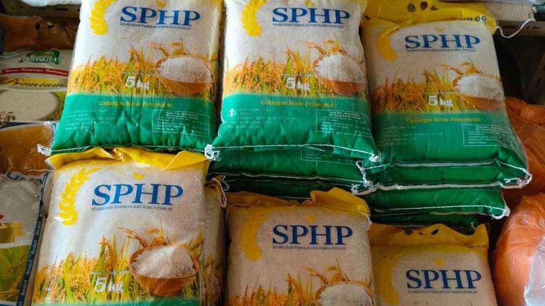 Bulog menggelontorkan beras SPHP (Stabilisasi Pasokan dan Harga Pangan). (Foto: Dokumentasi Bulog)