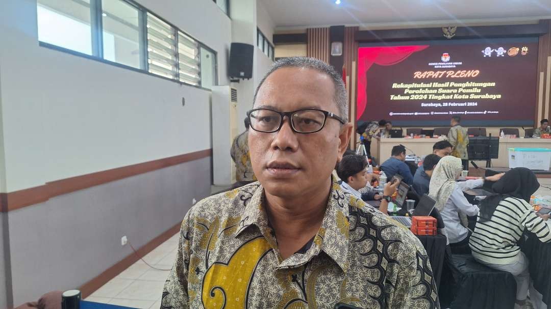 Komisioner KPU Surabaya Divisi Teknis Penyelenggaraan Soeprayitno. (Foto: Julianus Palermo/Ngopibareng.id)
