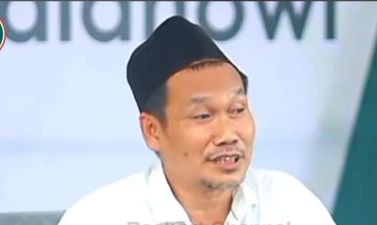 KH Ahmad Baharuddin Nurhaliza, alias Gus Baha. (Foto: dok/ngopibareng.id)