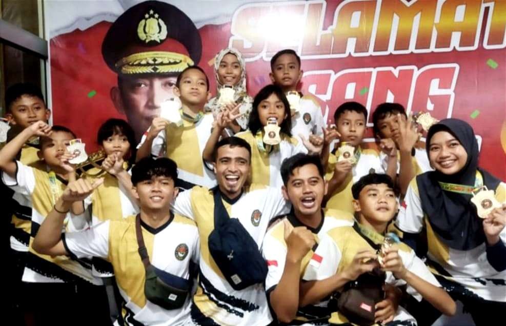 Sebelas atlet taekwondo Bondowoso tampil membanggakan dalam Kejuaraan Nasional (Kejurnas) Taekwondo Kapolri Cup V 2024 di GOR POPKI Cibubur Jakarta Timur. (Foto: Dok TI Bondowoso)