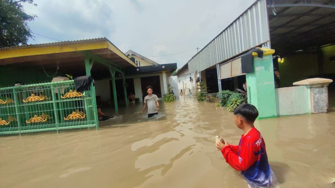 Banjir di Desa Ngrame Kecamatan Pungging, Mojokerto.(Foto: Deni Lukmantara/ngopibareng.id)