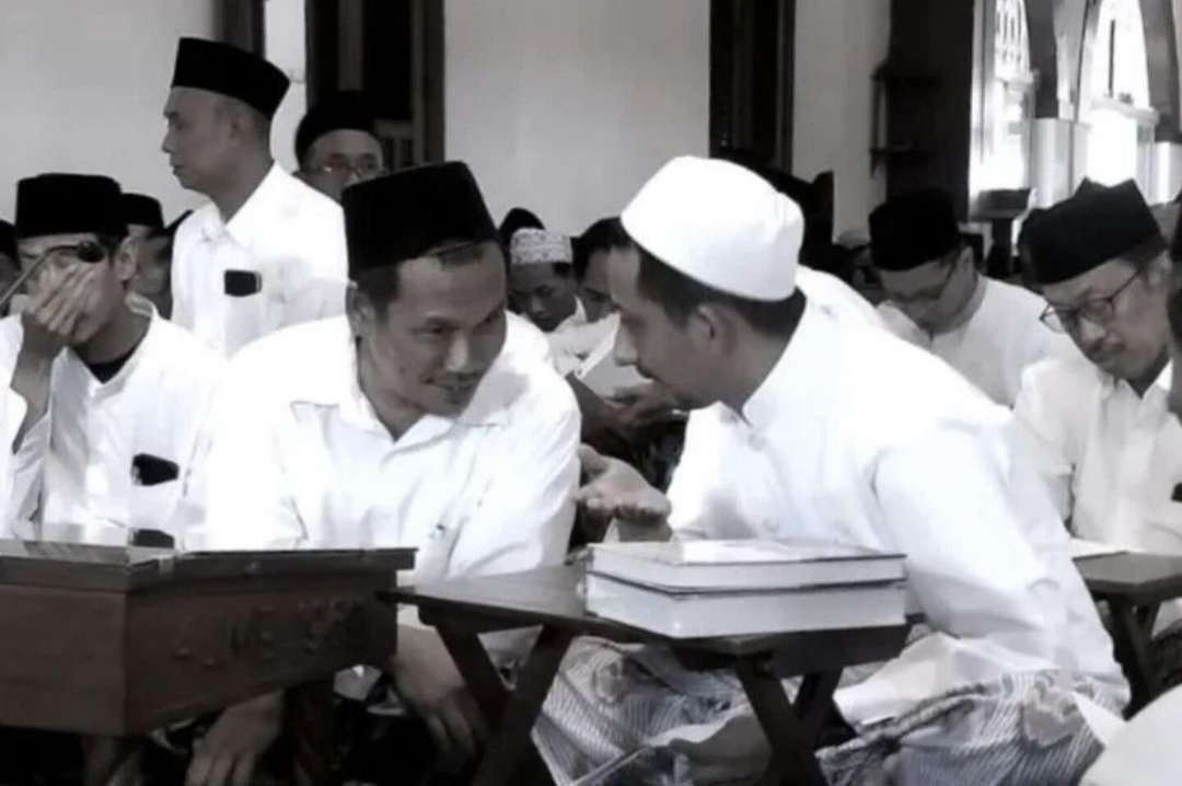 KH Ahmad Bahauddin Nursalim (Gus Baha) bersama Habib Husein Ja'far Al-Hadar. .