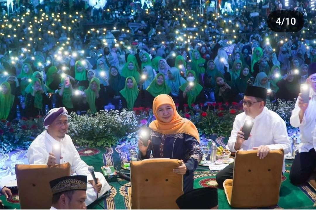 Khofifah Indar Parawansa saat pembukaan “Festival Ramadhan GenZI 1445 H” di Masjid Nasional Al-Akbar Surabaya (MAS). (Foto-foto:adi/ngopibareng.id)