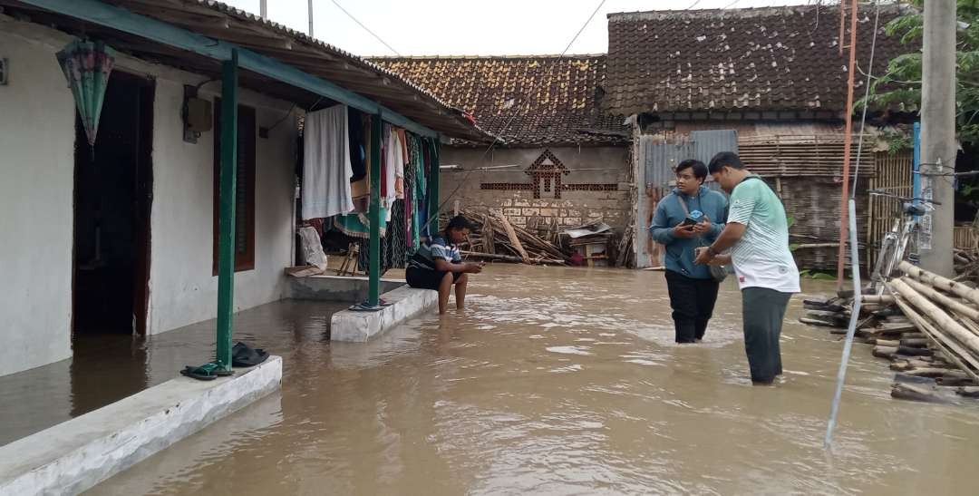 Kondisi banjir akibat luapan Sungai Bengawan Solo di Kecamatan Plumpang, Kabupaten Tuban (Foto: Khoirul Huda/Ngopibareng.id)
