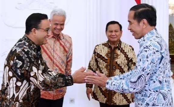 Presiden Kowi bersama ketiga Capres, Prabowo Subianto,, Ganjar Pranowo dan Anies Baswedan, ada  perang dingin  di balik Pilpres 2024 ( foto: Setpres)