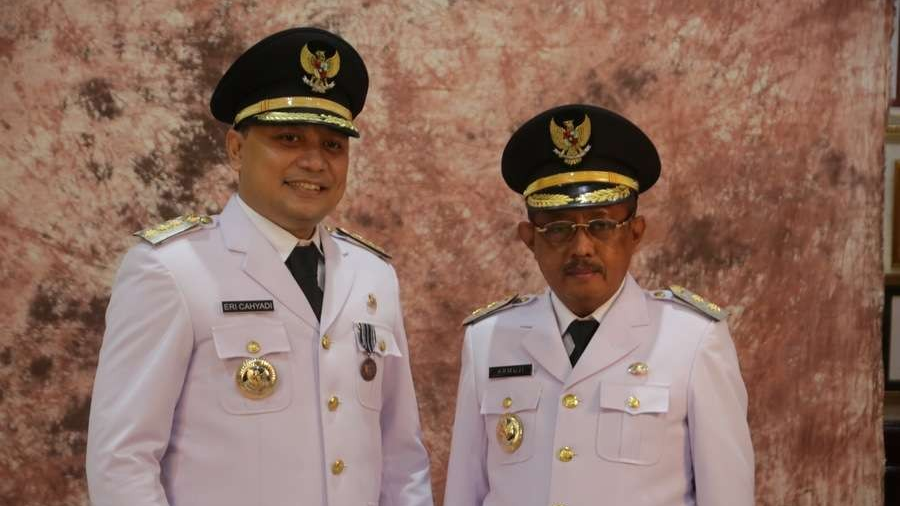 Pasangan Walikota Surabaya Eri Cahyadi dan Wakil Walikota Surabaya Armuji sudah tiga tahun memimpin Surabaya. Selama tiga taun itu seabrek prestasi dan segudang capaian program yang sudah dituntaskannya. (Foto: Pemkot Surabaya)