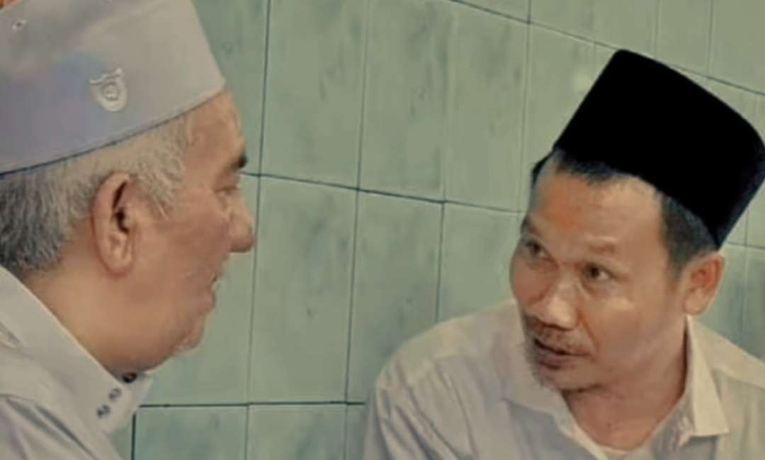 KH Ahmad Bahauddin Nursalim (Gus Baha) bersama Habib Ahmad Alaydrus Pasuruan. (Foto:dok/ngopibareng.id)