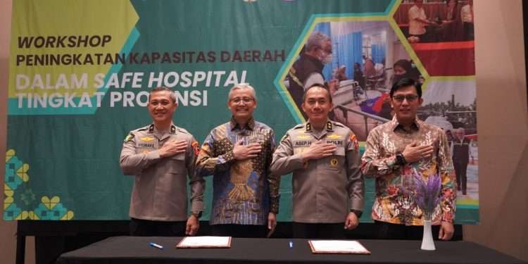 Kerjasama antara Kementerian Kesehatan, Polri dan Muhammadiyah diwujudkan dalam Penandatanganan Perjanjian Kerja Sama dan peluncuran Pedoman Rumah Sakit Aman Bencana (Safe Hospital) di Bandung, Selasa 26 maret 2024 lalu.(Foto: Istimewa)