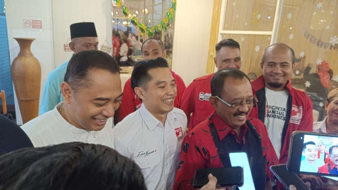 Walikota Surabaya Eri Cahyadi dan Wakil Walikota Surabaya Armuji diundang buka bersama Partai Solidaritas Indonesia (PSI) Surabaya. (Foto: Alief Sambogo/Ngopibareng.id)