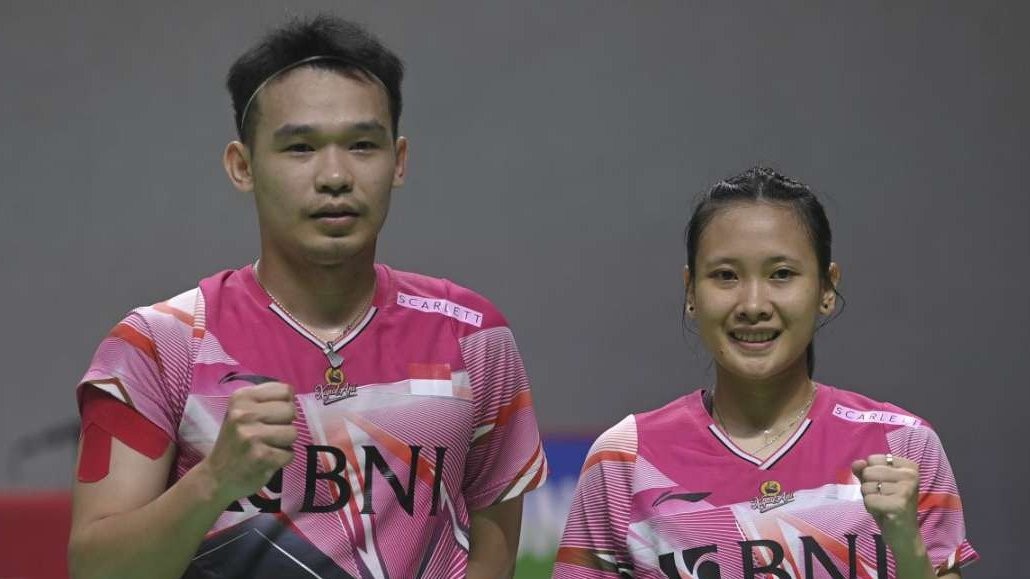 Pasangan ganda campuran Indonesia, Rinov Rivaldy/Pitha Haningtyas Mentari, berhasil meraih gelar juara Spain Masters 2024. (Foto: PBSI)