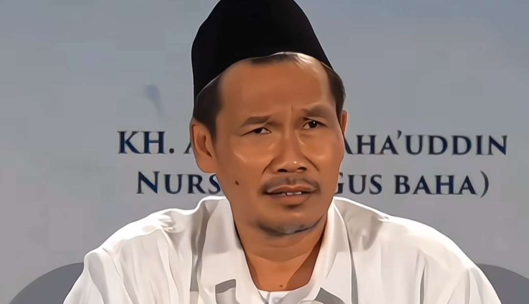 KH Ahmad Bahauddin Nursalim (Gus Baha), ahli Al-Quran yang dikagumi Prof M Quraish Shihab, penulis Tafsir Al-Misbah. (Foto:dok/ngopibareng.id)