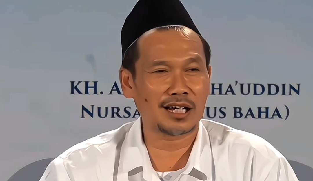 KH Ahmad Bahauddin Nursalim (Gus Baha). (Foto:dok/ngopibareng.id)