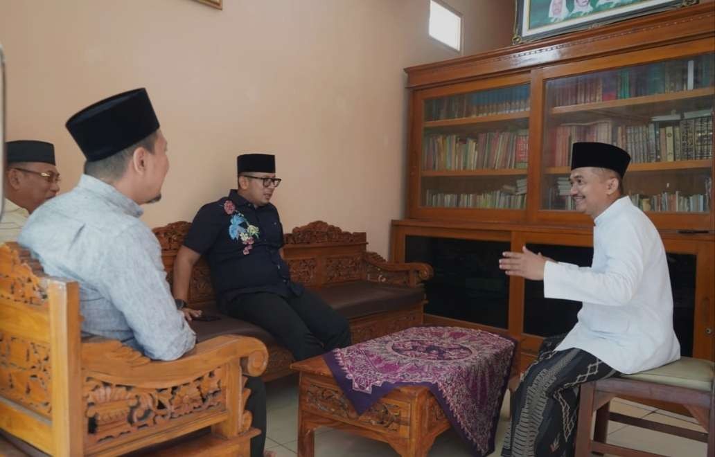 Pj Walikota Mojokerto silaturahmi ke rumah tokoh agama.(Foto Dok  Diskominfo)