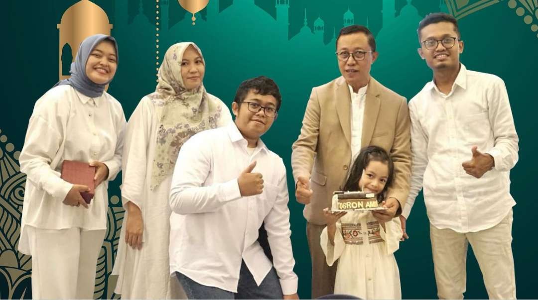 Yusron Aminulloh, CEO DeDurian Wonosalam dan keluarganya. (Ilustrasi)