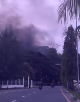 Suasana Kota Sorong, beberapa saat setelah terjadi bentrok antara anggot Brimbo dengan TNI AL. (Foto tangkapan layar)