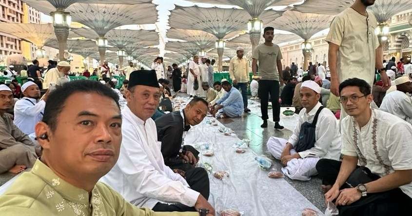 DR KH As'ad Said Ali, Mustasyar PBNU, saat menunaikan ibadah umrah pada bulan Ramadan 2024.(Foto:dpk/ngopibareng.id)