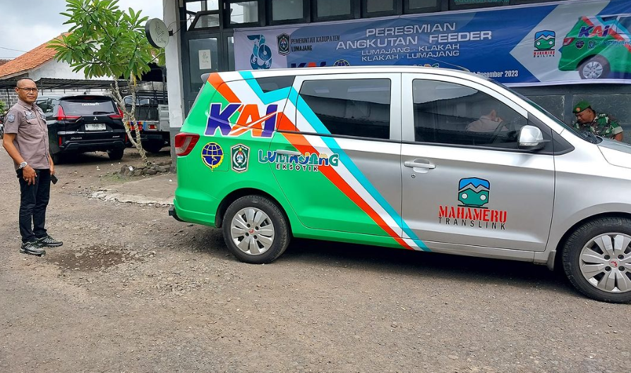 Transportasi Feeder Translink yang beroperasi di wilayah Pemkab Lumajang mulai dirasakan dampaknya oleh penumpang, selama arus mudik dan balik Lebaran 2024. (Foto: Pemkab Lumajang)