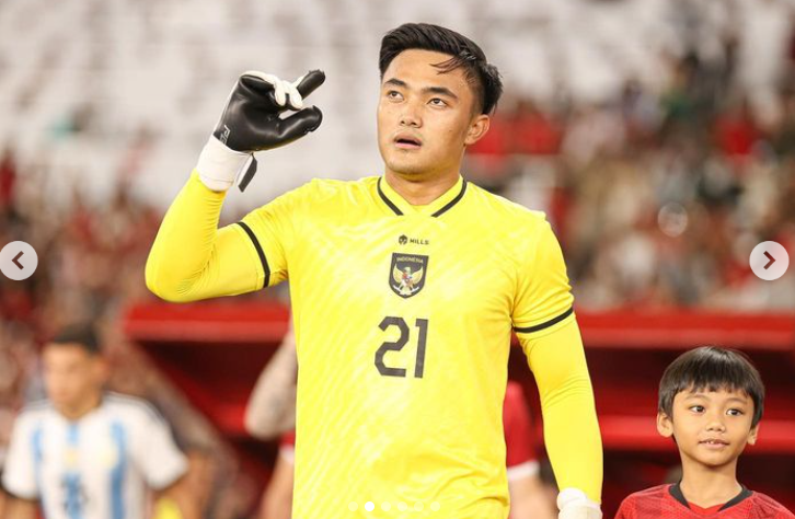 Nama Ernando Ari sedang naik daun, Kiper Timnas yang juga penjaga gawang Persebaya Surabaya ini, kembali dipanggil Shin Tae-yong untuk Piala Asia U-23. (Foto: Instagram)