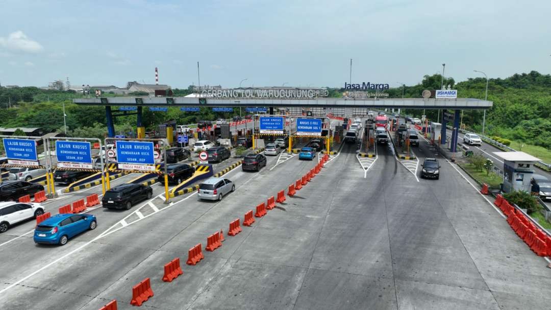 Suasana Gerbang Tol Warugunung, pada masa Angkutan Lebaran 2024. (Foto: PT. Jasamarga Surabaya-Mojokerto)