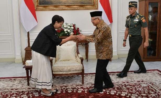 Menteri Luar Negeri (Menlu) RI, Retno Marsudi bertemu Wapres Ma'ruf Amin melaporkan konflik Iran vs Israel, dan sikap Indonesia. (Foto: Setwapres)