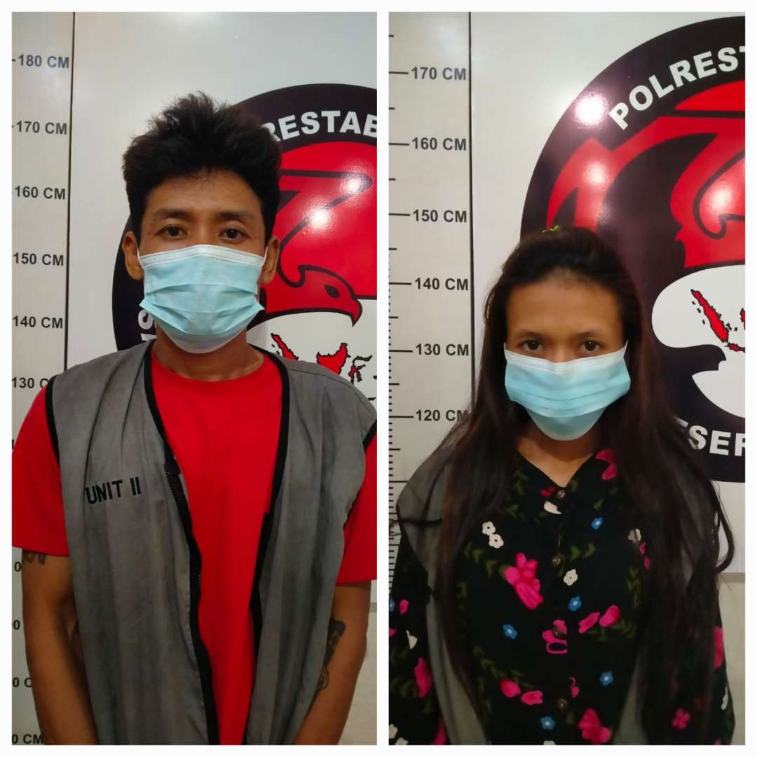Pasangan suami-istri, AM dan WAA, yang berhasil diamankan Sat Narkoba Polrestabes Surabaya. (Foto: Humas Polrestabes Surabaya)
