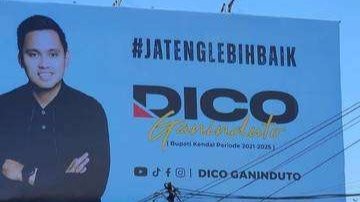 Billboard bergambar wajah Bupati Kendal, Dico Ganinduto dengan mengusung tagline #jatenglebihbaik. (Foto: Instagram)