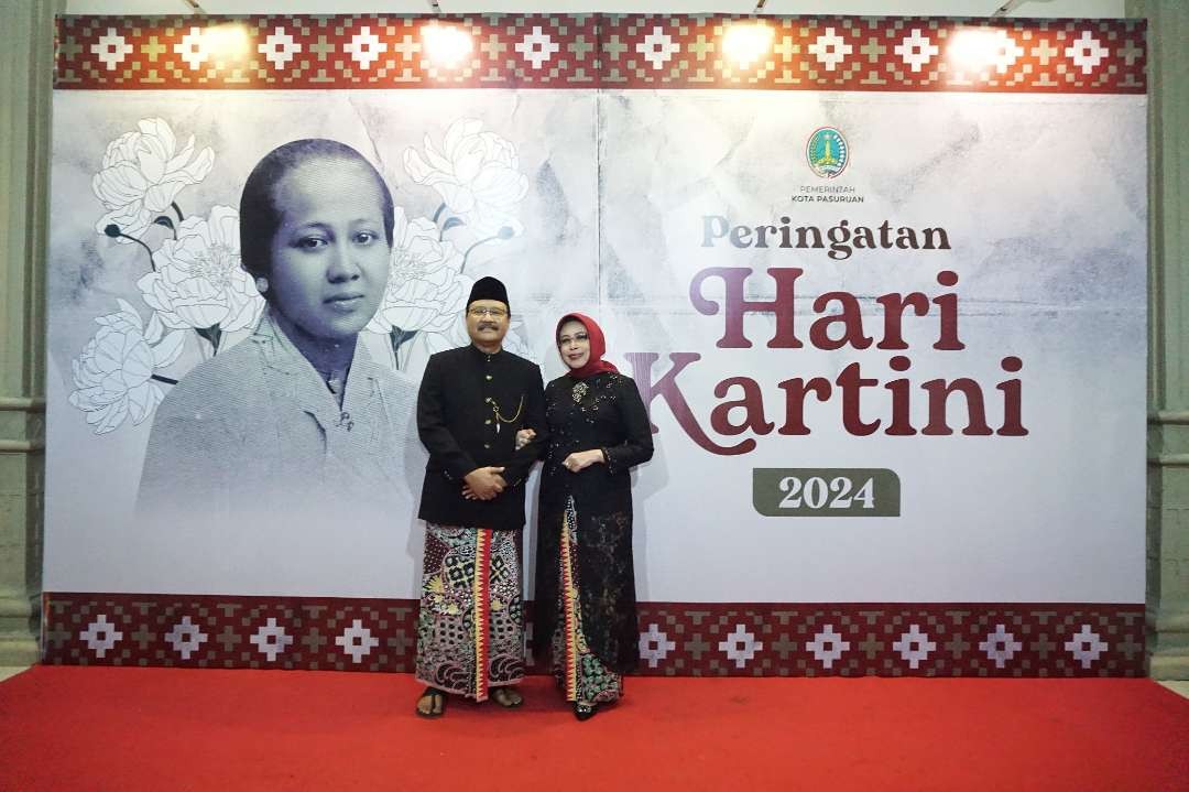 Walikota Pasuruan Saifullah Yusuf bersama dengan istrinya Fatma Saifullah Yusuf saat peringatan Hari Kartini. (Foto: Pemkot Pasuruan)