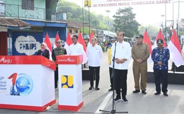 Presiden Joko Widodo mengatakan pemerintah telah membangun dan memperbaiki jalan di Provinsi Nusa Tenggara Barat senilai Rp211 M. (Foto: Setpres)