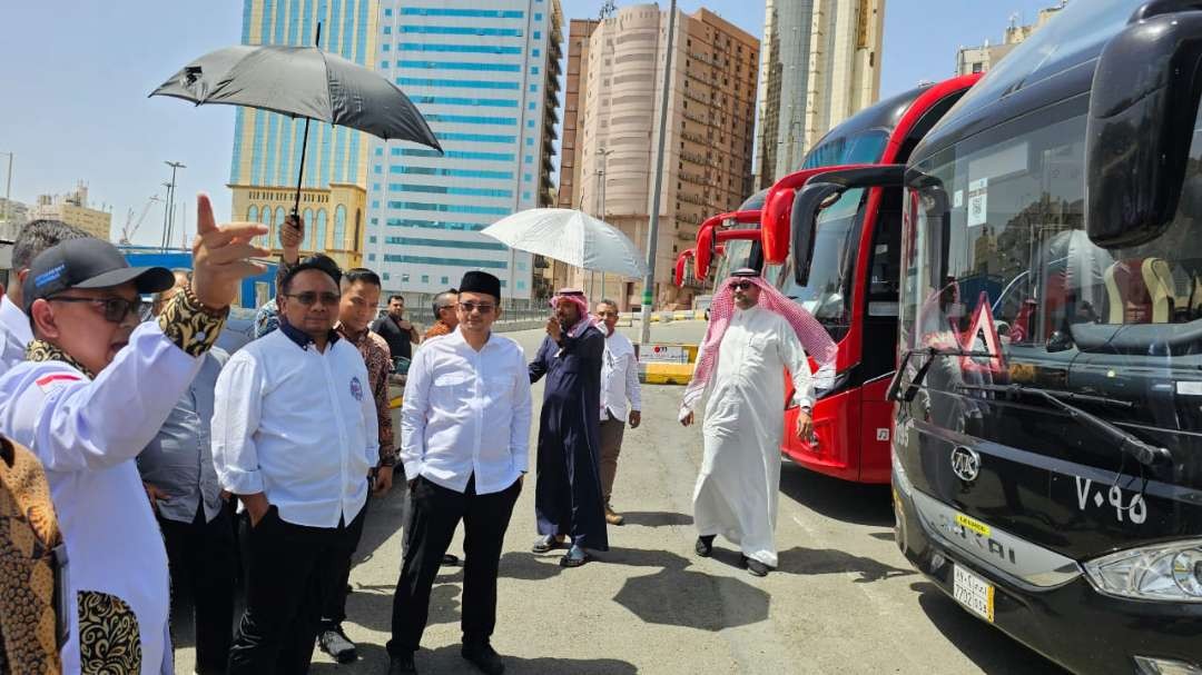 Menag mengecek kesiapan bus jamaah haji di Mekkah dan Madinah. (Foto: Istimewa)