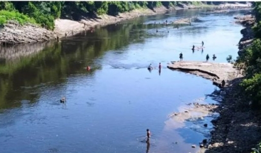Sungai Bengawan Solo di Dukuh Candi, Desa Bentak, Kecamatan Sidoharjo, Kabupaten Sragen, Jawa Tengah pada Selasa 7 Mei 2024.(Foto: Info Jateng di X)